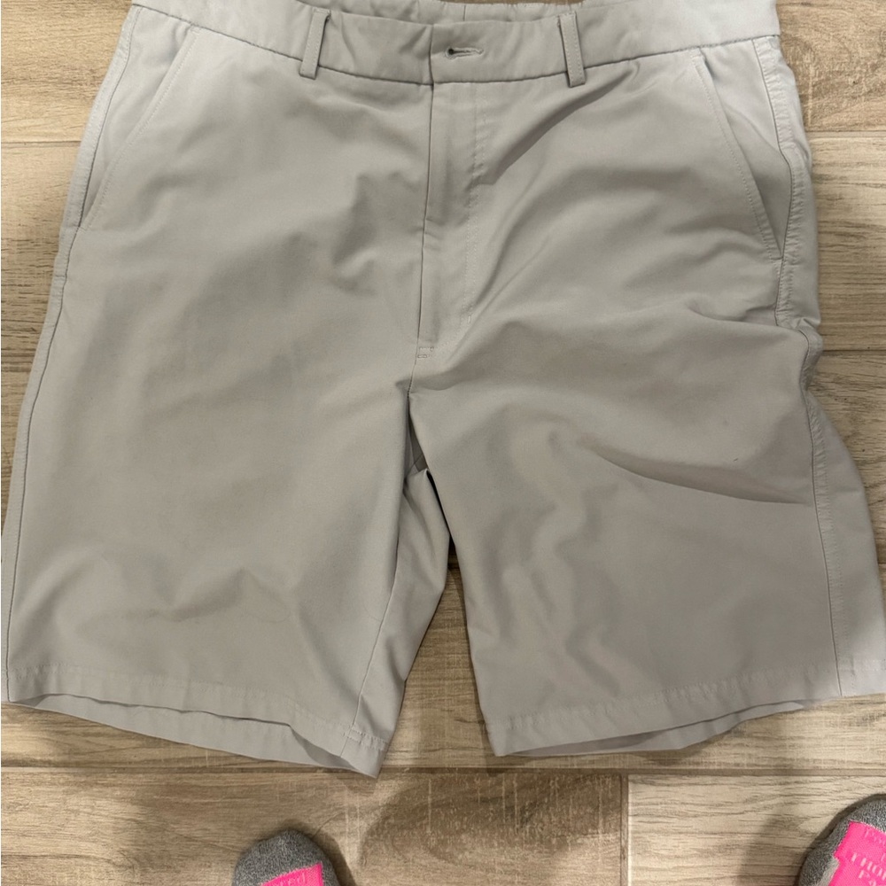 Pebble Beach Gray Flat Front Shorts for Casual Wear